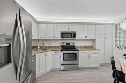 apt-h-5275 Europa Dr, Boynton Beach, FL, 33437-2147 | Card Image