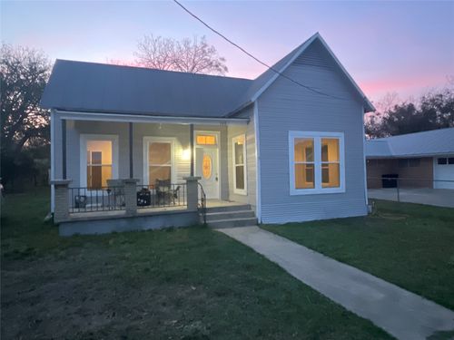 104 S Broad St, Lampasas, TX, 76550-2715 | Card Image