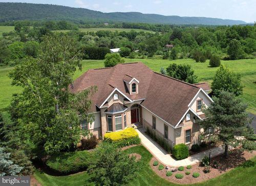 425 Timberton Cir, Bellefonte, PA, 16823-9072 | Card Image