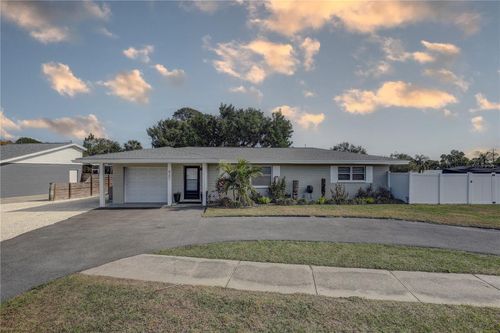 8201 Ridge Rd, SEMINOLE, FL, 33772-4019 | Card Image