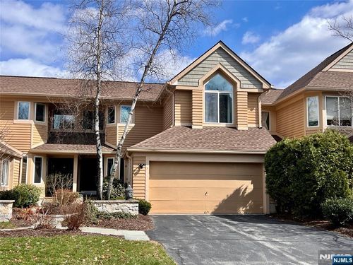 5 Sugar Maple Ln, Hamburg, NJ, 07419-1220 | Card Image