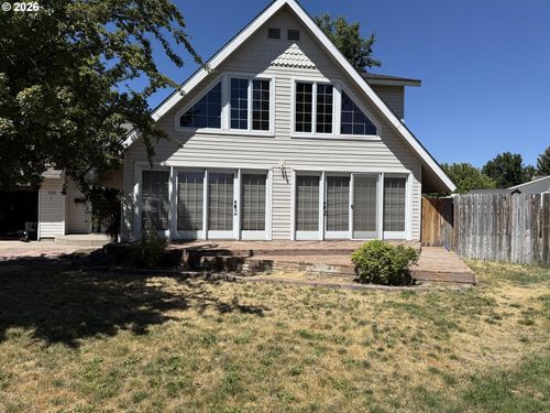 104 Pioneer Pl, Lakeview, OR, 97630-1258 | Card Image