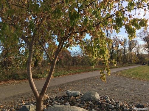 0 Vacant Parks Road, Oakland Charter Township, MI, 48363 | Card Image