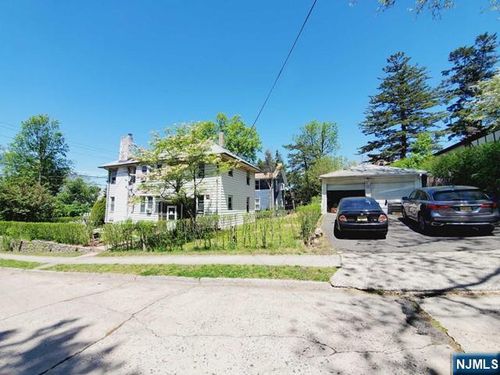 2nd-557 Grand Ave, Leonia, NJ, 07605-2101 | Card Image