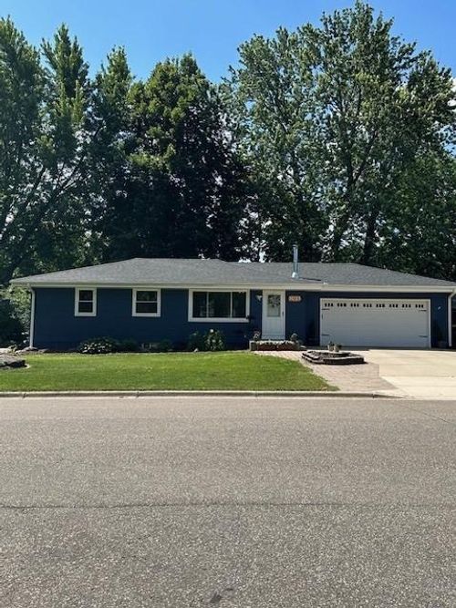 5025 Wilshire Boulevard, Crystal, MN, 55429 | Card Image