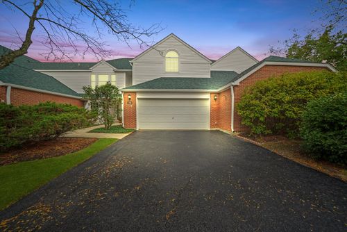 114 Woodbury Ln, Lake Bluff, IL, 60044-1147 | Card Image