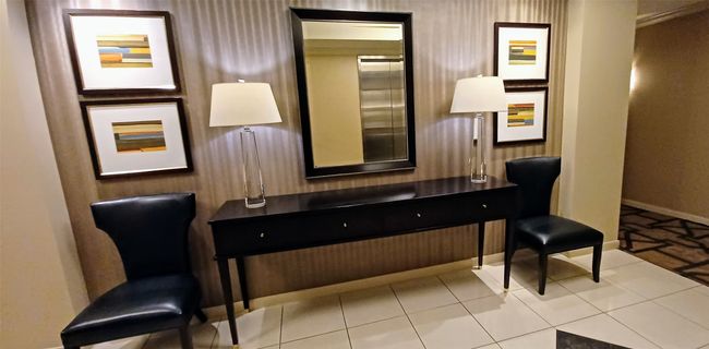 Lobby Outside of Elevators on the 15th Floor | Image 23