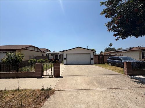 10831 Cedar St, Stanton, CA, 90680-3009 | Card Image