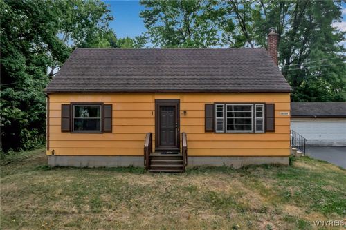 10121 Greiner Rd, Clarence, NY, 14031-1303 | Card Image