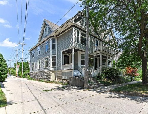 118 W Reservoir Ave, Milwaukee, WI, 53212-3726 | Card Image