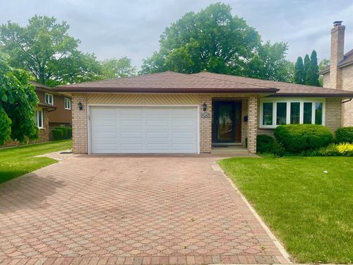 9242 N Washington Street, Niles, IL, 60714 | Card Image