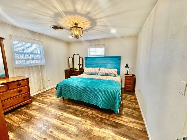 302 E Castlewood Dr, House other with 2 bedrooms, 1 bathrooms and 4 parking in Granite Shoals TX | Image 24