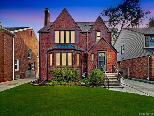 312 Mckinley Ave, Grosse Pointe Farms, MI, 48236-3421 | Card Image