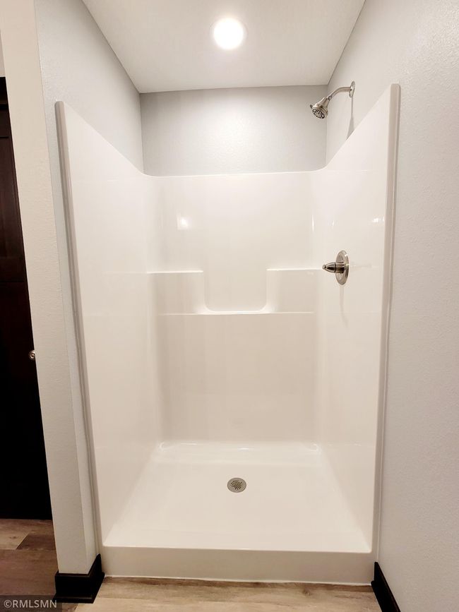 *Listing pictures are of previous model with similar finishes and layout* | Image 21