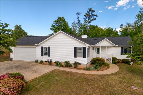 200 Leila St, Seneca, SC, 29678-3737 | Card Image