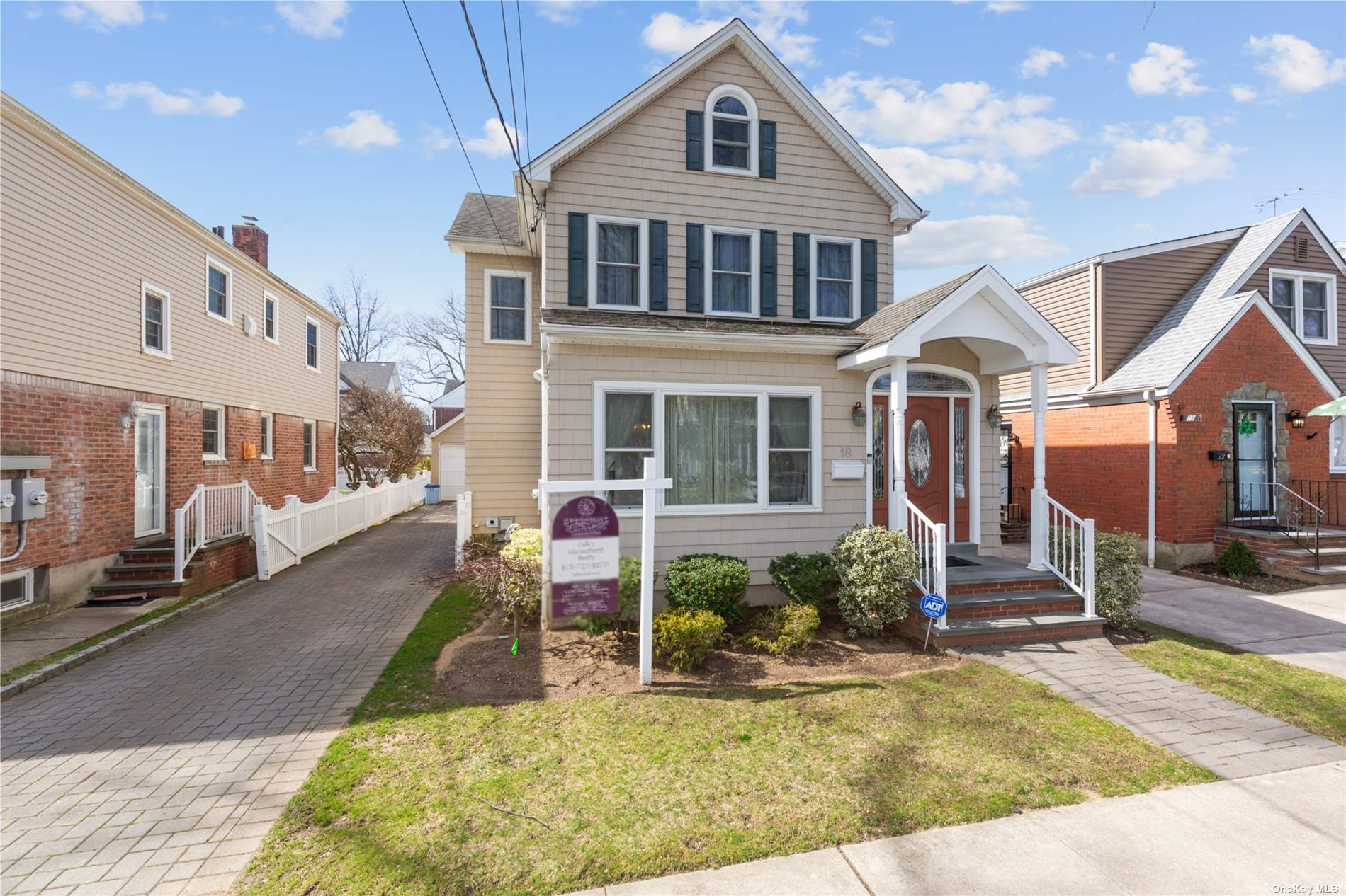Hawthorne Ave, Floral Park, NY 11001