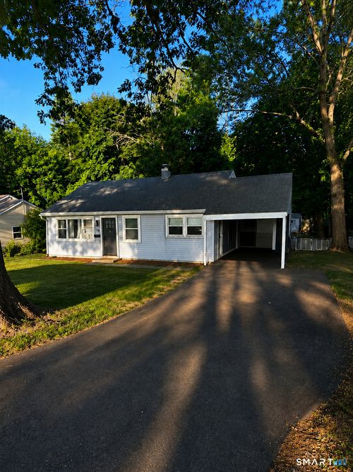 76 Kings Hwy, Groton, CT, 06340-3433 | Card Image
