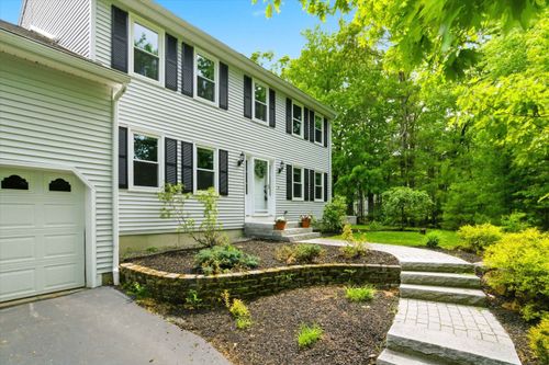 101 Ginger Dr, Goffstown, NH, 03045-2918 | Card Image