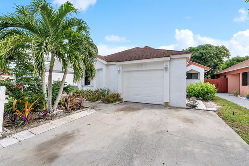 823 E Palm Run Dr, North Lauderdale, FL, 33068-2734 | Card Image