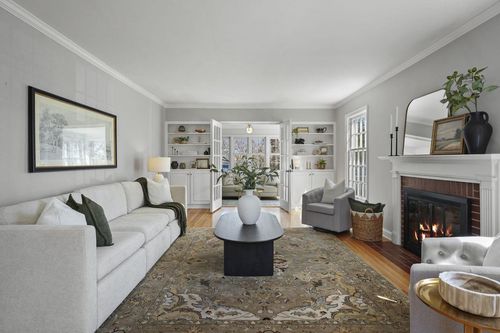 811 Hiawatha Dr, Madison, WI, 53711-2930 | Card Image