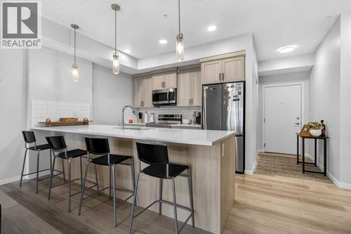 33 Carringham Gate Nw, Calgary, AB, T3P1V9 | Card Image