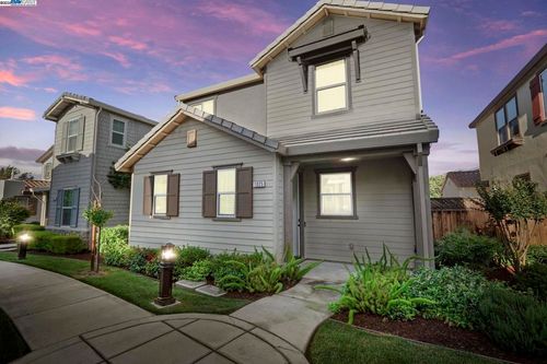 1025 S Fowler Ln, Mountain House, CA, 95391-1410 | Card Image