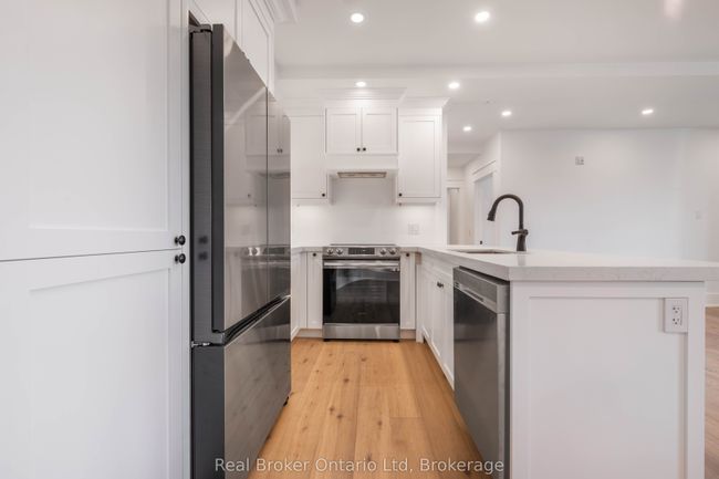 702 - 80 9th St E, Condo with 2 bedrooms, 2 bathrooms and null parking in Owen Sound ON | Image 6