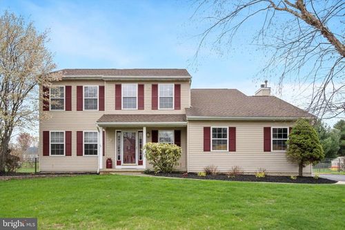 7 Galloping Brook Dr, ALLENTOWN, NJ, 08501-2028 | Card Image