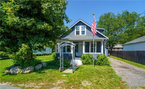68 Covel Cir, Warwick, RI, 02888-3252 | Card Image