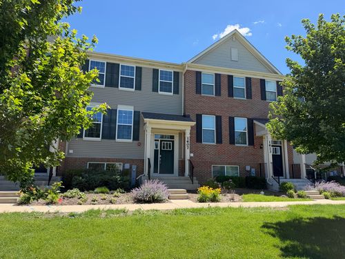 1607 Carlstedt Dr, Batavia, IL, 60510-7801 | Card Image