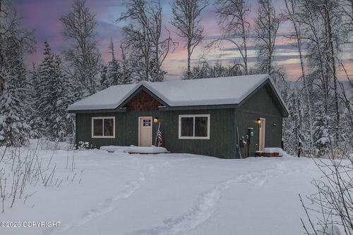 8861 W Sanderling Dr, Wasilla, AK, 99623-8816 | Card Image