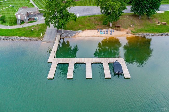 UNIT-5 - 1103 Mariners Way, Condo with 2 bedrooms, 2 bathrooms and null parking in Huddleston VA | Image 45
