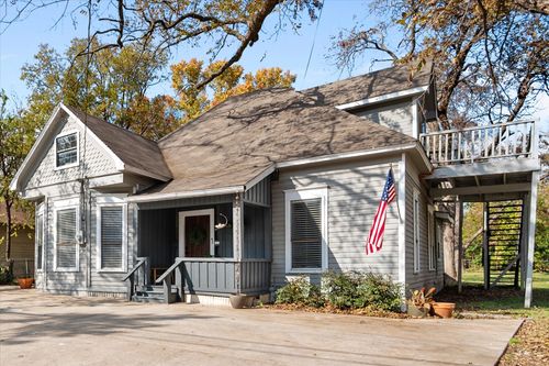 216 W Willingham St, Cleburne, TX, 76033-4932 | Card Image