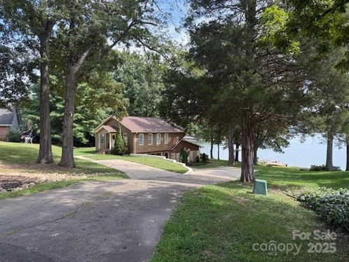 2060 Stoneview Ct, Shelby, NC, 28150-8937 | Card Image