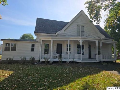 102 Center St, Augusta, IL, 62311-1250 | Card Image