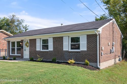 5713 Chestnutwood Way, Louisville, KY, 40272-5009 | Card Image