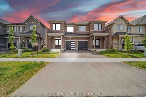 244 Elliot Ave W, Fergus, ON, N1M0J8 | Card Image