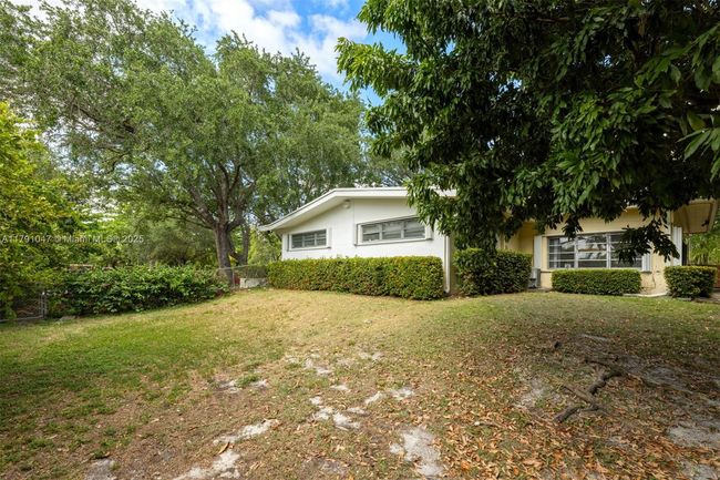 7920 Sw 132 Nd St, House other with 3 bedrooms, 2 bathrooms and null parking in Pinecrest FL | Image 22