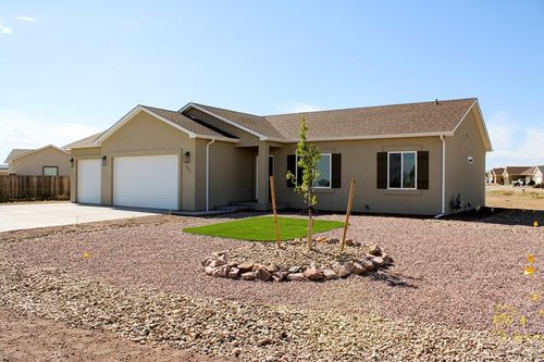 571 N Campbell Dr, Pueblo West, CO, 81007-6620 | Card Image