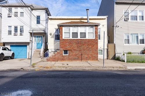 622 N 9th St, Newark, NJ, 07107-1925 | Card Image