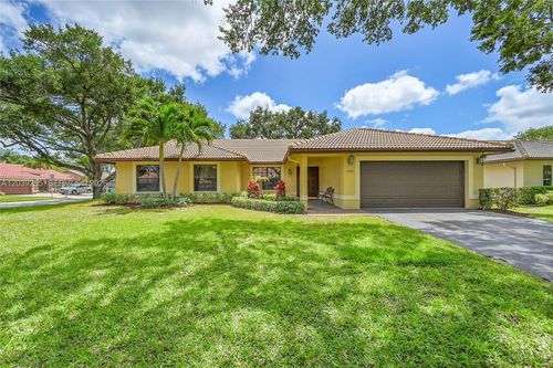 4745-4745 Nw 99th Ln, Coral Springs, FL, 33076-2438 | Card Image