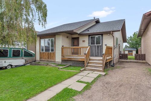 90 Elk Hill Se, Airdrie, AB, T4B1Y6 | Card Image