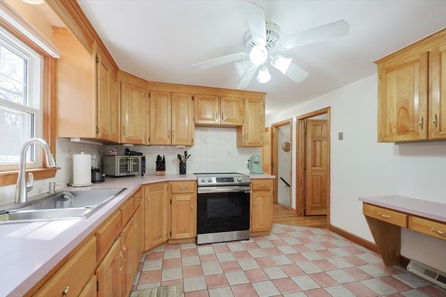 2 Rose Ave, House other with 3 bedrooms, 2 bathrooms and 4 parking in Bellingham MA | Image 8