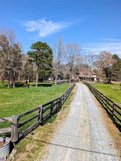 5508 Mcwhorter Rd, Waxhaw, NC, 28173-9565 | Card Image