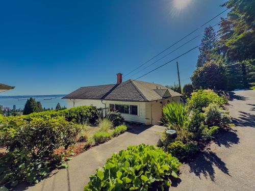 1960 Orchard Way, West Vancouver, BC, V7V4G3 | Card Image