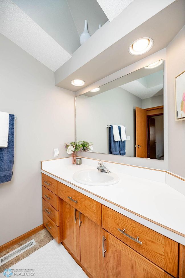 2nd Bath | Image 42