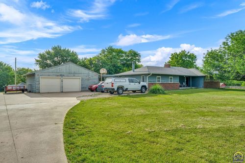 2715 Se Downing Rd, Topeka, KS, 66605-1928 | Card Image