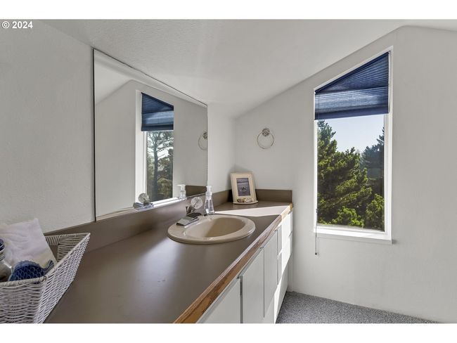 M2 - 4175 N Highway 101, Condo with 2 bedrooms, 3 bathrooms and 1 parking in Depoe Bay OR | Image 38
