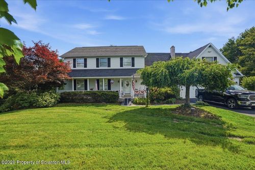201 Autumn Dr, Moscow, PA, 18444-9277 | Card Image