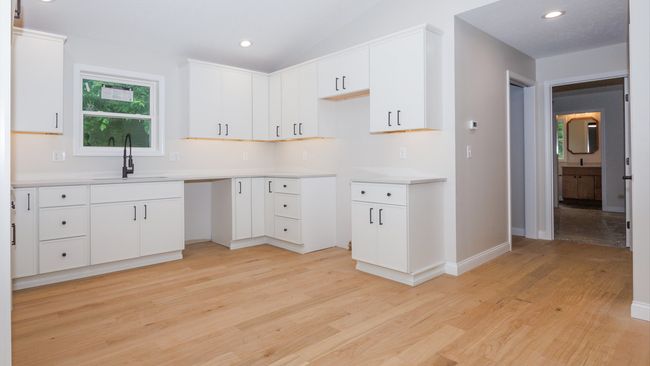 512 E Walnut St, House other with 2 bedrooms, 3 bathrooms and 2 parking in Hudson IL | Image 7